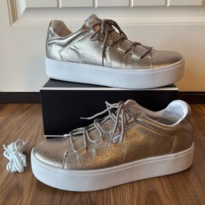 Women’s goats platform sneakers silver / pewter size 9.5